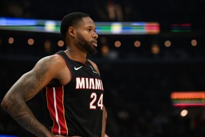 天博体育官网-美记：多队欣赏海史密斯攻防兼备 交易截止日前他是值得关注球员