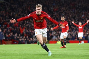 天博体育服务-那不勒斯评估霍伊伦转会可能，曼联坚持加入强制买断条款